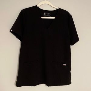 Figs Casma 3 pocket scrub top- black